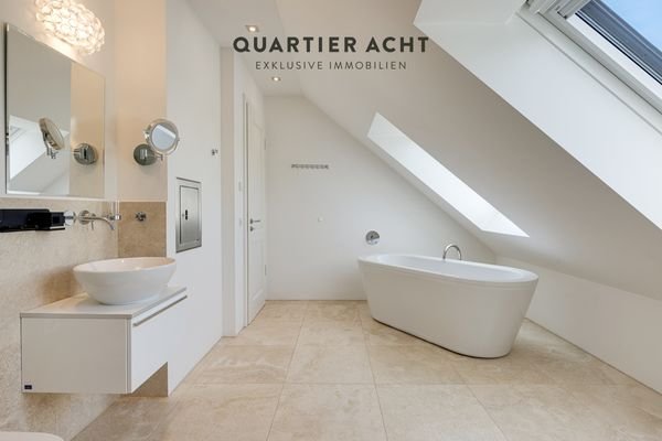 QVIII - ENSUITE BAD