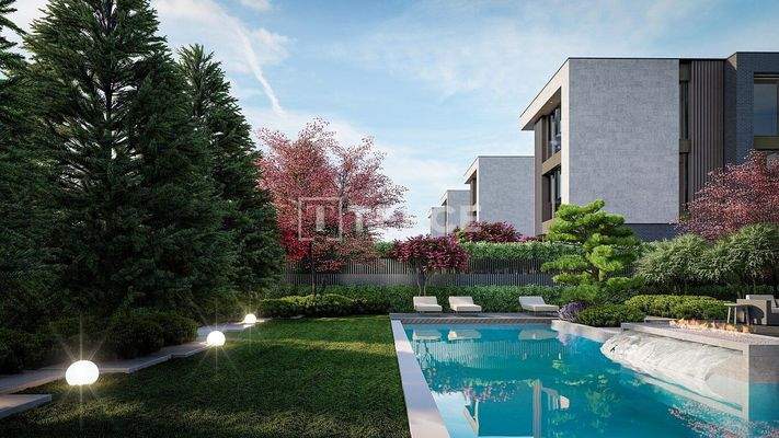 Villas in a Complex with Spacious Private Garden in Ankara, İncek