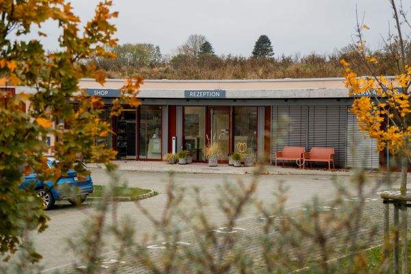 Rezeptionsgebäude &amp; Shop