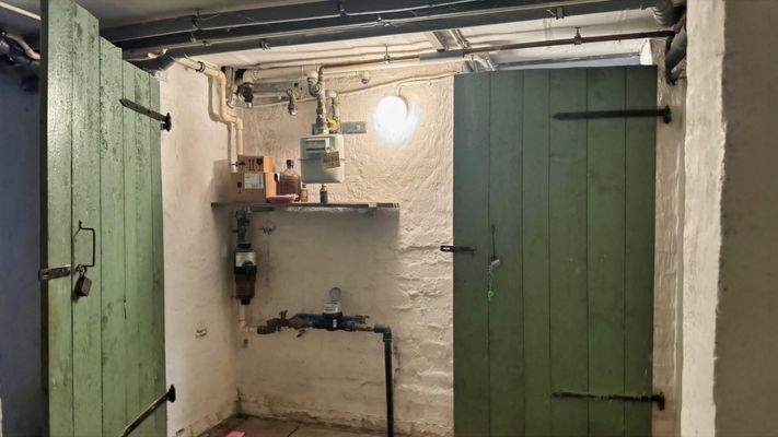 Hausanschlüsse im Keller