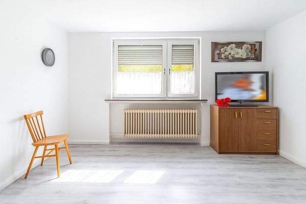 Wohn-/Schlafzimmer - KG