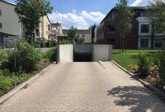 Ein- und Ausfahrt Tiefgarage 