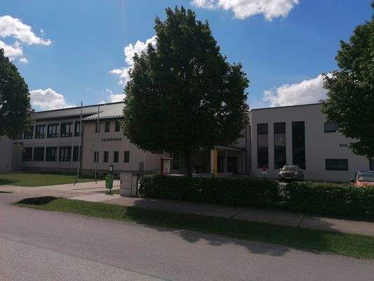 Schule und Kindergarten
