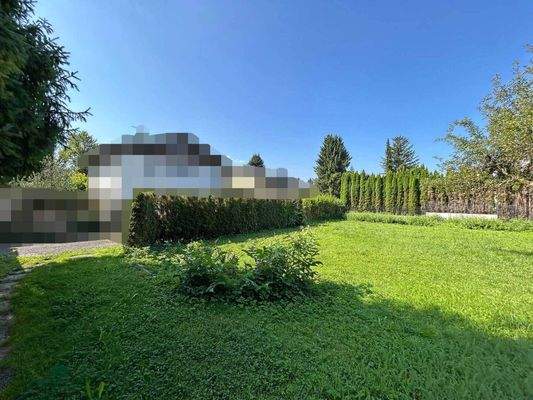 Villengrundstück mit 1.700 m², Nähe Leopoldskroner Weiher