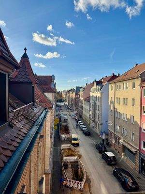 Straßenansicht aus dem Balkon