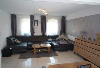 Wohnzimmer (mit Esszi Küche)