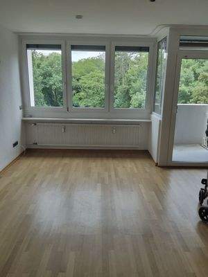 lichtdurchfluteter Wohnbereich