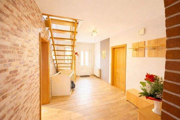 c0876ecc-84b5-49ce-9362-f528e5c807d1