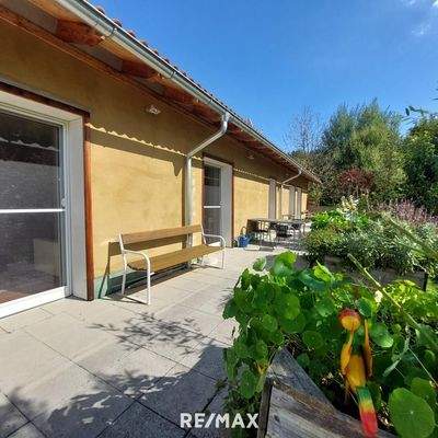 Südterrasse von allen Zimmern begehbar