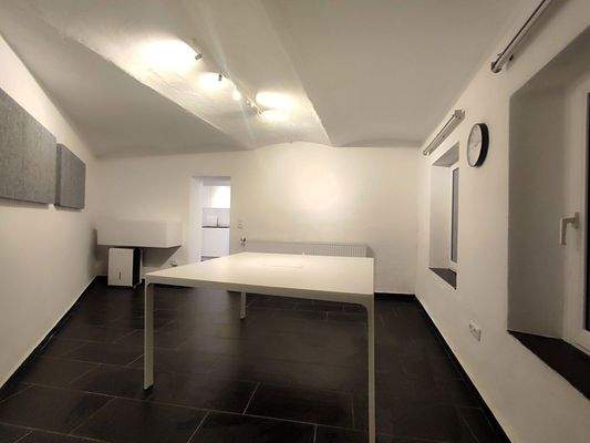 Hinterer Raum (Lager/Büro/etc)