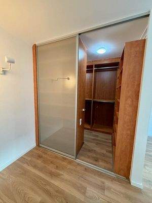 Ankleide mit Schiebetüren