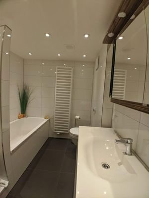 Modernes Badezimmer