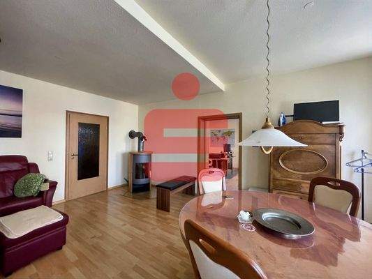 OG - Wohnzimmer mit Durchgang zum Arbeitszimmer