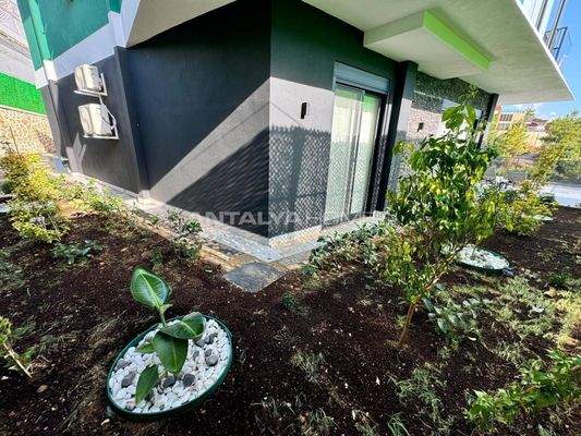 Luxe Villas with Private Gardens and Pools in Alanya