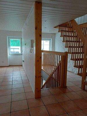 1.OG: Wohn-Esszimmer mit offener Küche