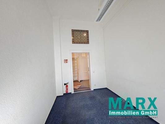 Raum 7.1 mit Blick zum Flur