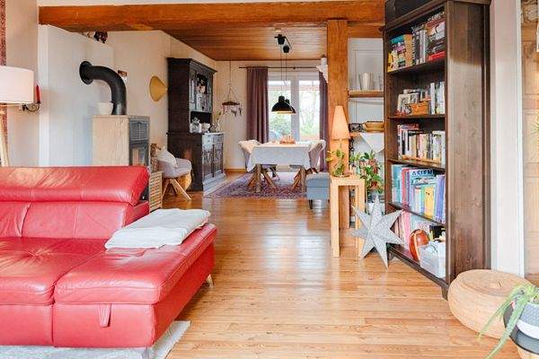 Wohn-/ Esszimmer mit Zugang zur Terrasse