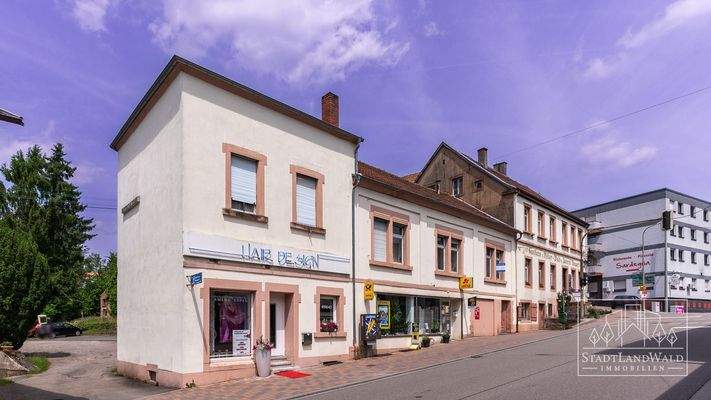 Straßenansicht Ladenlokale-Festsaal