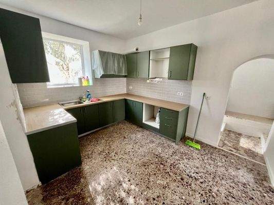 Kreta, Pachia Ammos: Teilweise renoviertes Haus mit Garten zu verkaufen