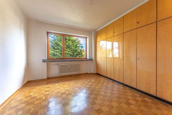 Schlafzimmer mit Einbauschrank