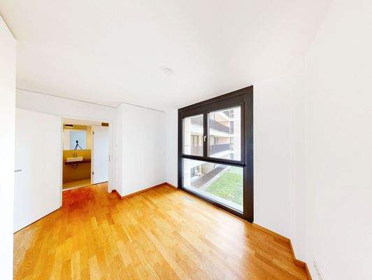 Lichtdurchflutetes Schlafzimmer 2