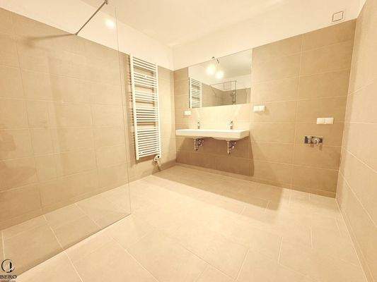 Badzimmer Richtung Handwaschbecken