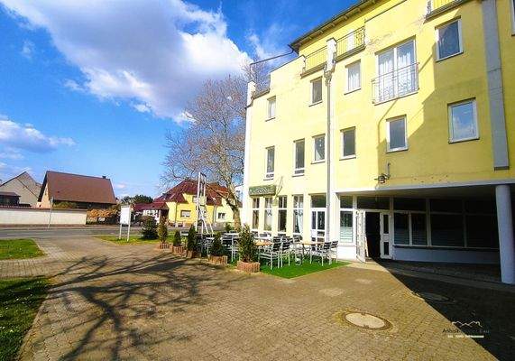 Gebäudeeingangsbereich B