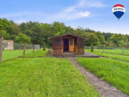 RE/MAX Immobilien DeLux Einfamilienhaus Nalbach Garten