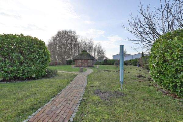 Übergang zum anliegendem Grundstück