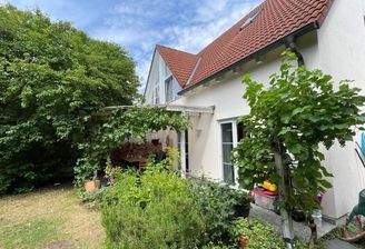 Hausansicht - Terrasse..JPG