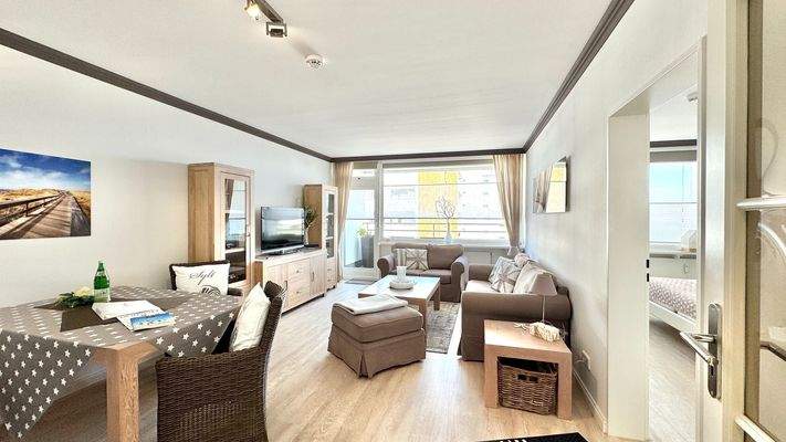 Wohnraum mit Esstisch