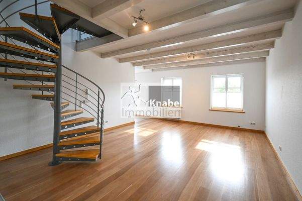 Blick durch den Wohnraum 