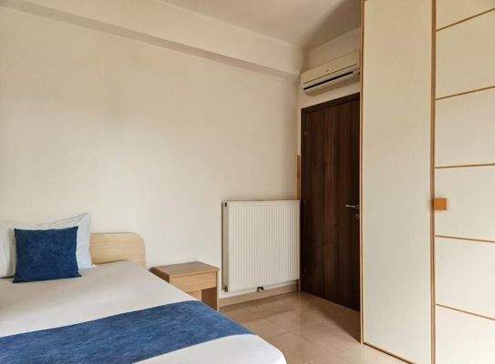 Kreta, Chersonisos: Große Villa am Dorfrand zu verkaufen