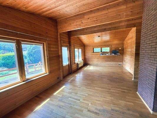 Wohn-/ Essbereich mit fast 32 m² und Zugang zur Terrasse