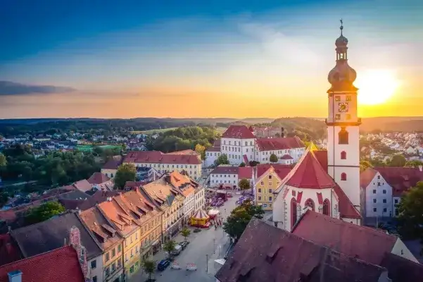 sonnentuntergang-in-der-altstadt-von-sulzbach-rose