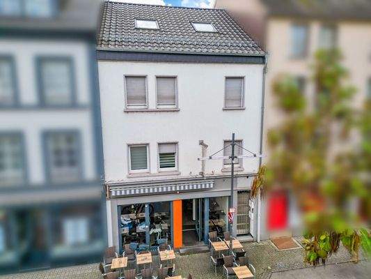 Historisches Stadthaus mit Café, Wohnetagen 