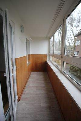 zweiter verglaster Balkon