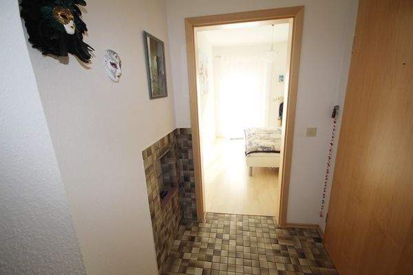 Feuerstelle, die den Raum lebendig macht.