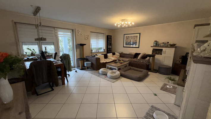 Wohnzimmer Bild 2.png