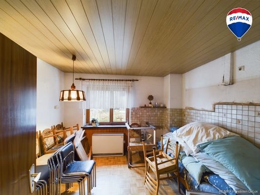 RE/MAX Immobilien DeLux Kueche OG