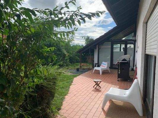 12 Terrasse mit Grill