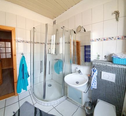 Zweites Bad mit Dusche