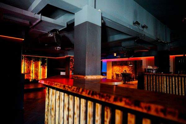 Flames Thekenbereich