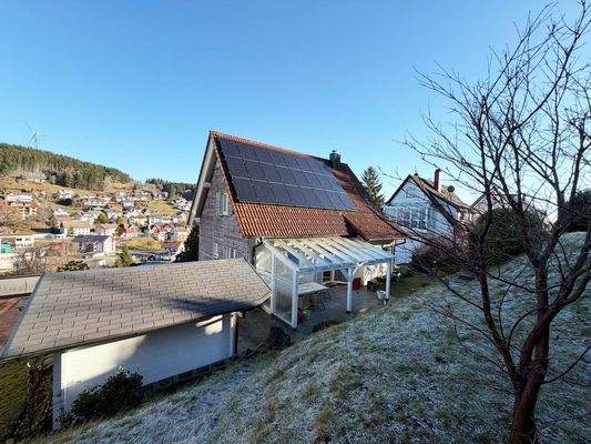 Weite Flächen, Bäume und Himmel – der Blick darf bleiben