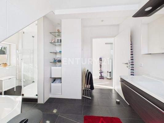 Badezimmer im Obergeschoss Hinterhaus