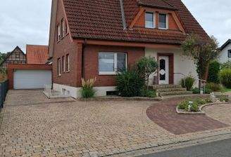 Straßenansicht/Eingangsbereich