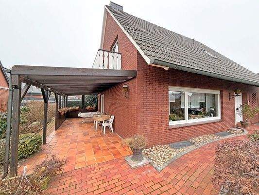 Seitenansicht mit Überdachung