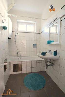 Bad mit Wanne und Therme