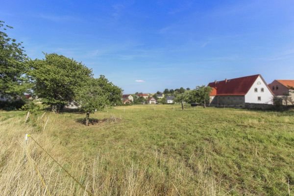 Grundstück Blick ins Dorf