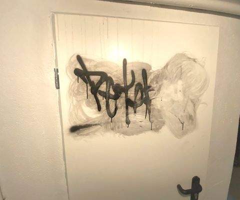 feste Türe absperrbar 